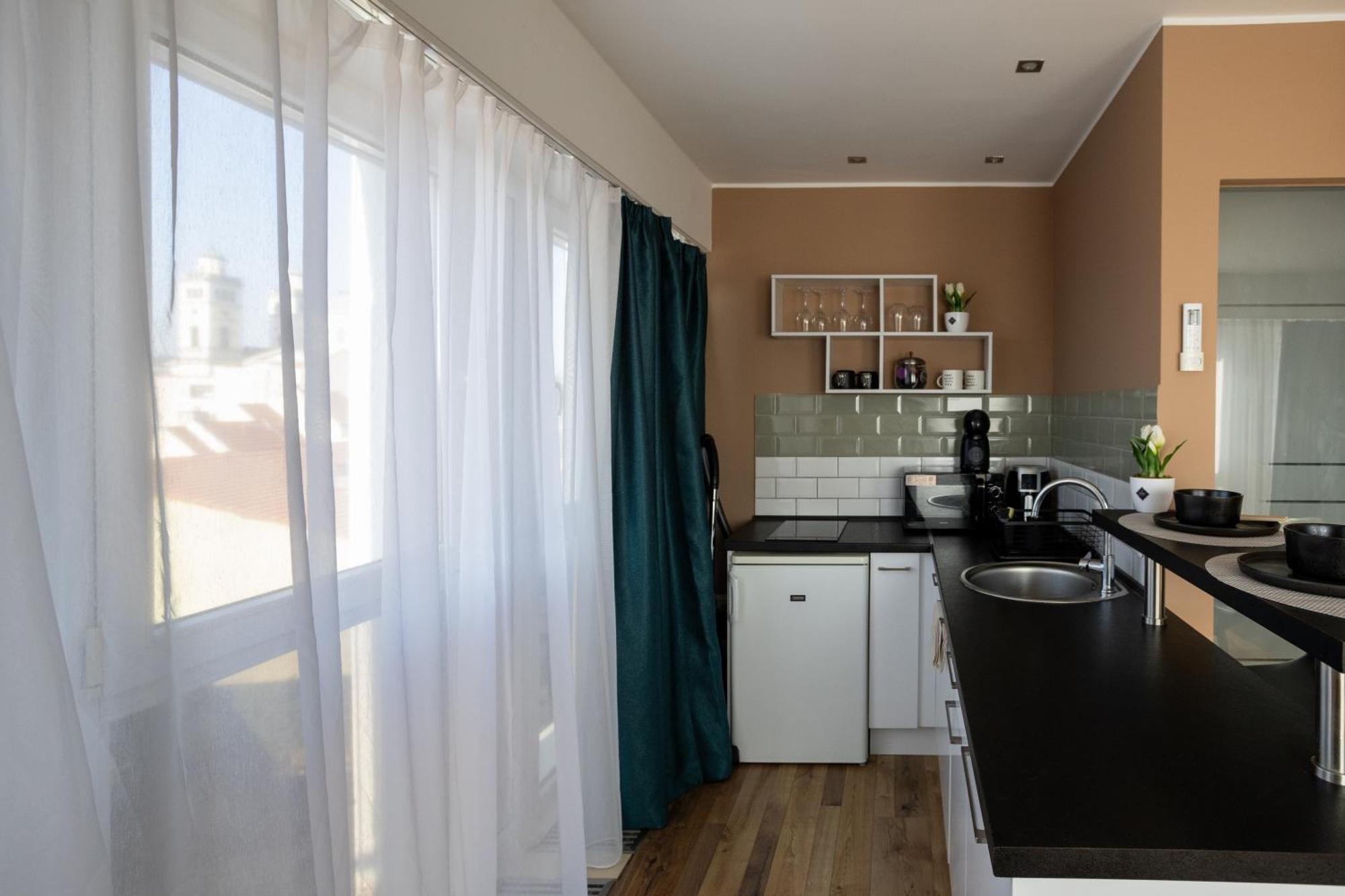Hellowine Apartman II Eger Buitenkant foto
